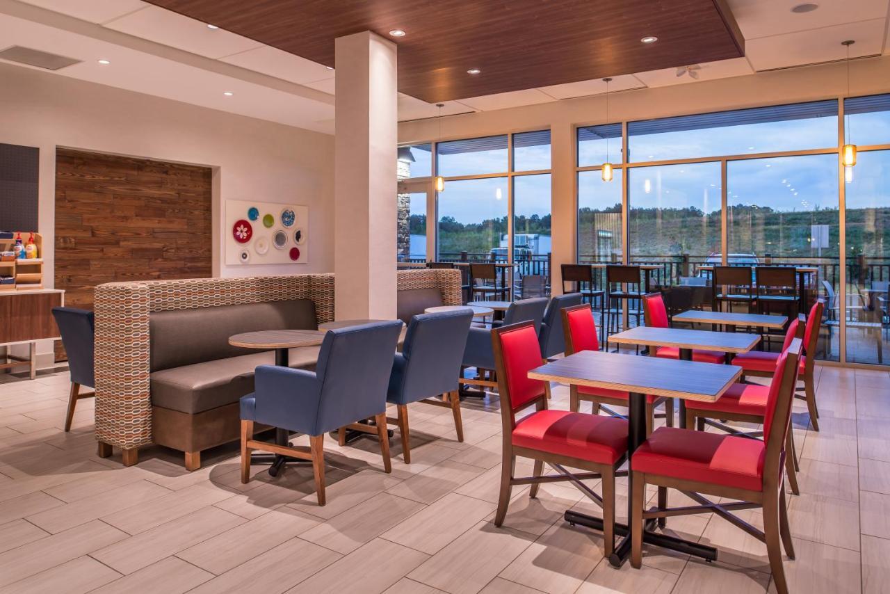 Holiday Inn Express & Suites Farmville By Ihg Buitenkant foto