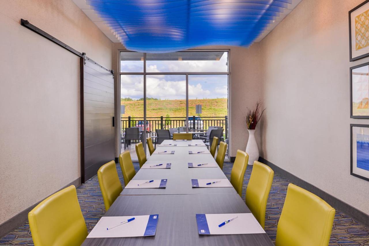 Holiday Inn Express & Suites Farmville By Ihg Buitenkant foto