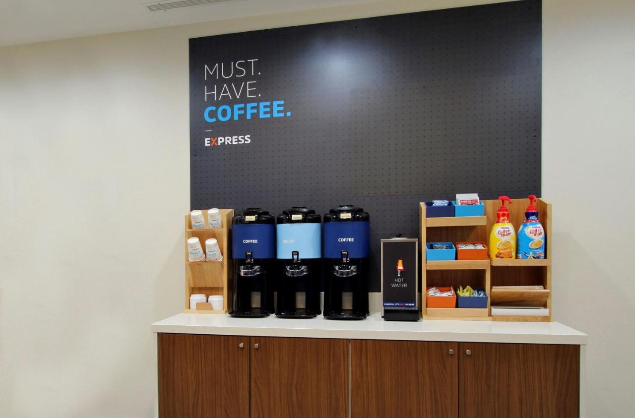 Holiday Inn Express & Suites Farmville By Ihg Buitenkant foto